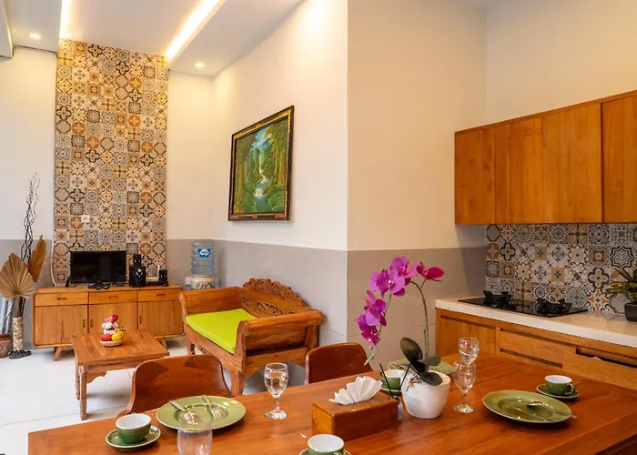 Putih Kuning Lakoso Villa *
